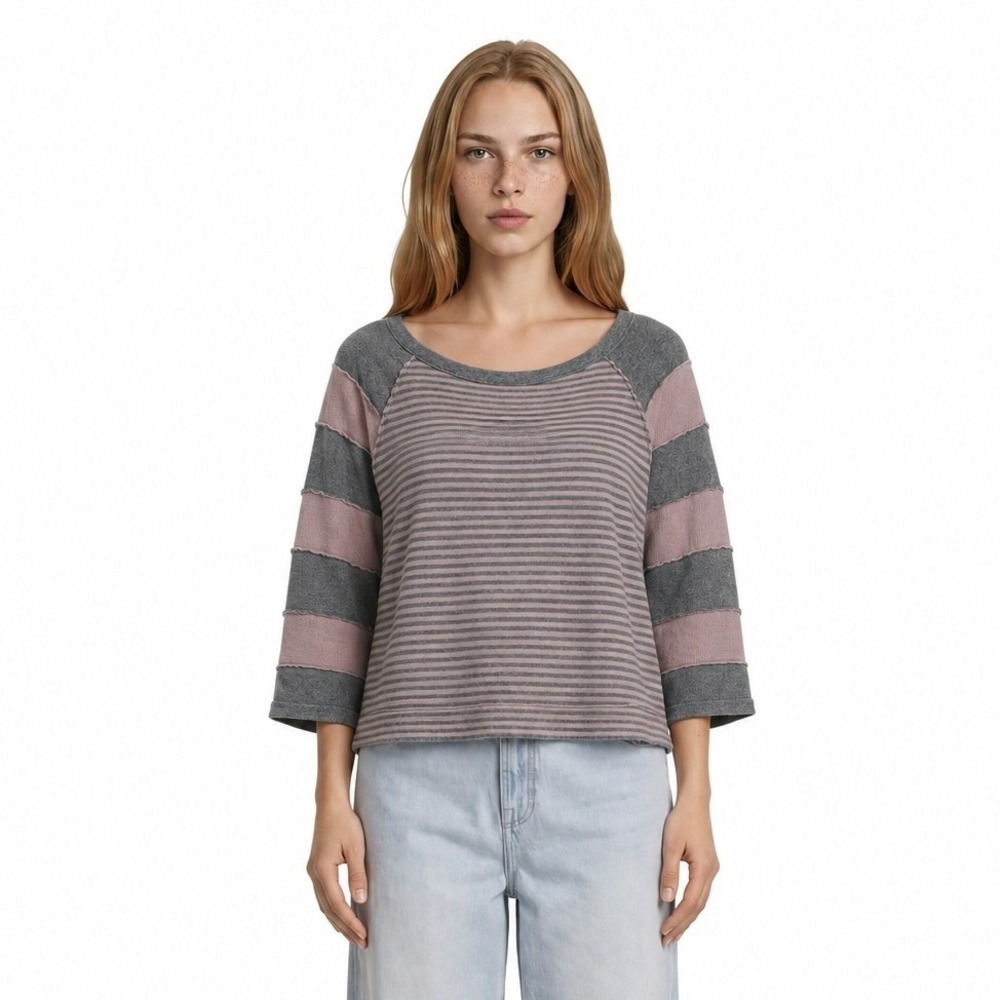 Striped Scoop Neck Three-Quarter Sleeve Top in Dusty Rose and Gray